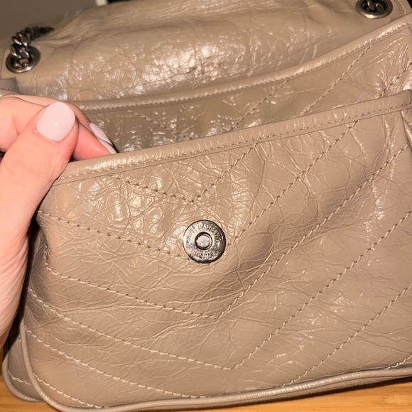 YSL SAINT LAURENT Medium Niki - Picture 10 of 11